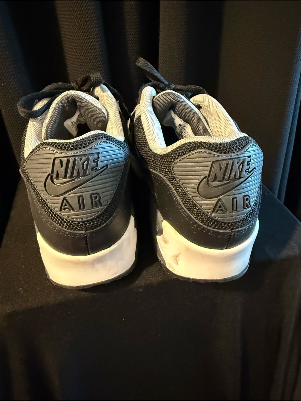Nike Men's Black and White Low-Top Sneakers - Picture 3 of 5